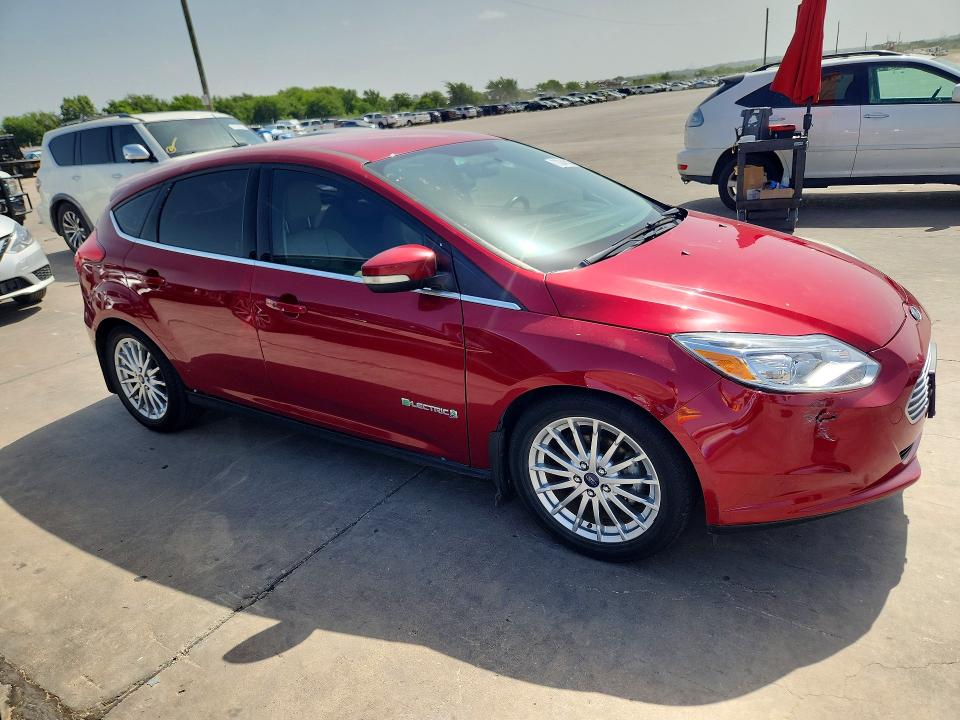 2015 Ford Focus VIN 1FADP3R46FL328489 COPART salvage auction — FRONT END, Tx - Certificate Of Title, sold $450 on 2026-07-02 (photo 4)