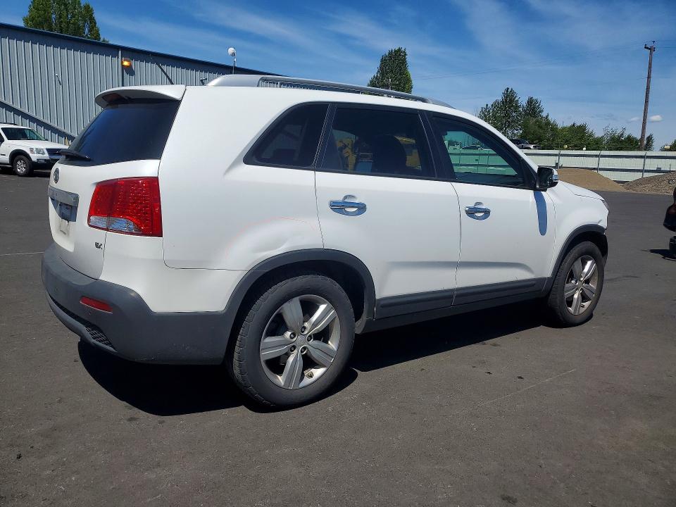 2013 Kia Sorento VIN 5XYKU3A63DG417386 COPART salvage auction — FRONT END, Or - Salvage Title Certificate, sold $575 on 2026-07-06 (photo 3)