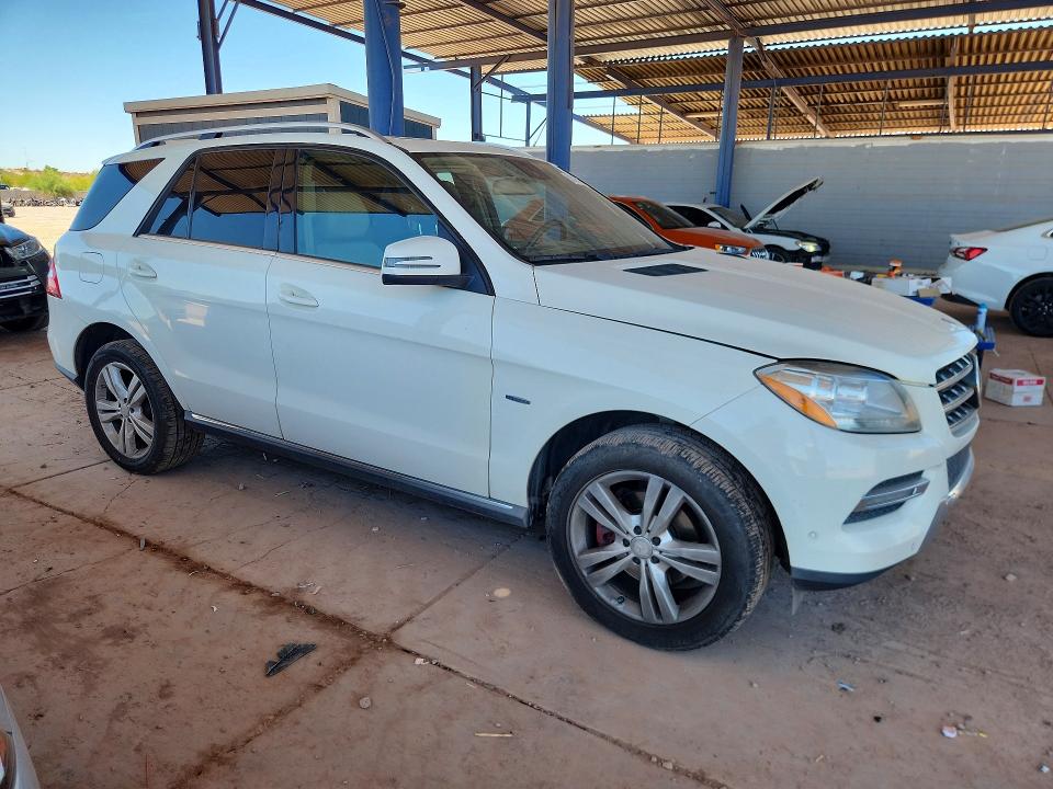 2012 Mercedes-benz VIN 4JGDA2EB1CA080973 COPART salvage auction — MINOR DENT/SCRATCHES, Az - Certificate Of Title, sold $2,650 on 2026-07-02 (photo 4)