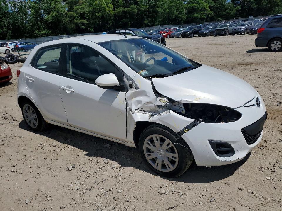 2012 Mazda 2 VIN JM1DE1KZ3C0136728 COPART salvage auction — FRONT END, Ma - Cert Of Title-Reconstrctd Coll, sold $650 on 2026-07-06 (photo 4)