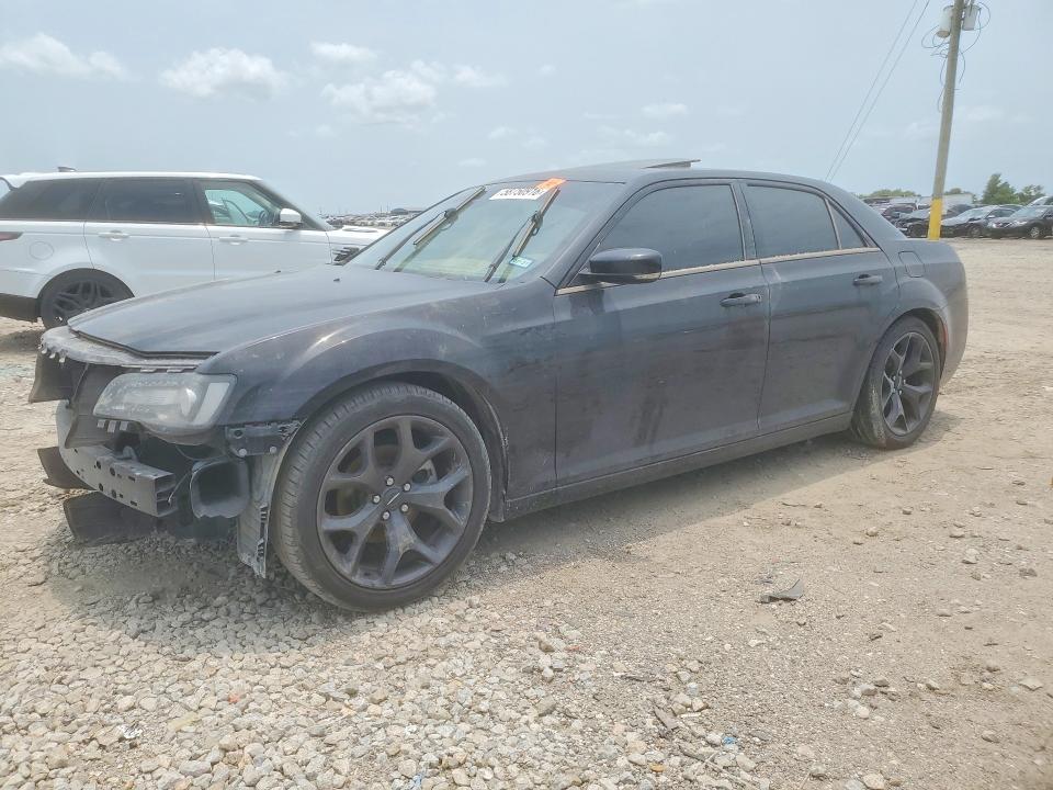 2022 Chrysler 300 VIN 2C3CCABG9NH121010 COPART salvage auction — WATER/FLOOD, Tx - Salvage Title-Flood Damage, sold $725 on 2026-07-02 (photo 1)