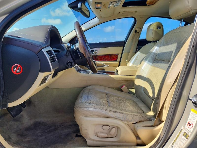 2011 Jaguar Xf VIN SAJWA0GB8BLS18379 COPART salvage auction — MINOR DENT/SCRATCHES, FL - CERTIFICATE OF TITLE, sold $650 on 2026-07-07 (photo 7)
