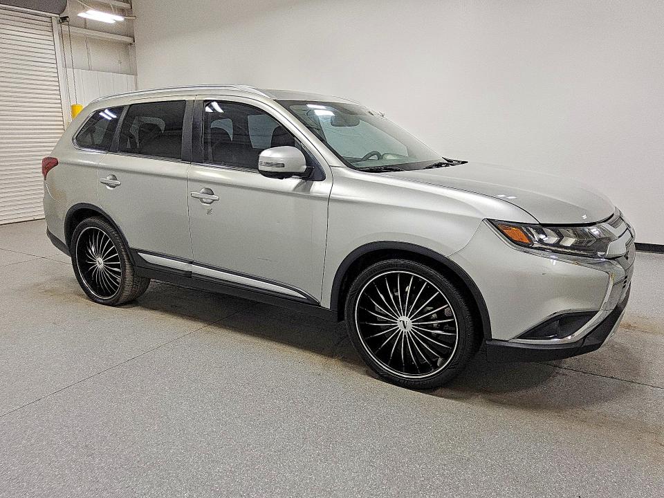2019 Mitsubishi Outlander VIN JA4AZ3A38KZ008134 COPART salvage auction — NORMAL WEAR, Az - Certificate Of Title, sold $225 on 2026-07-09 (photo 4)