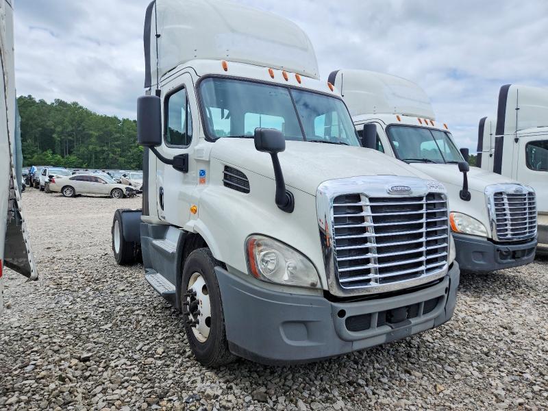 2017 Freightliner Cascadia VIN 3AKBGADV2HSJD0591 COPART salvage auction — NORMAL WEAR, IN - CERTIFICATE OF TITLE (P), sold $2,500 on 2026-08-23 (photo 1)