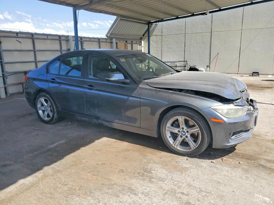 2015 BMW 3er VIN WBA3B1G55FNT03556 COPART salvage auction — FRONT END, Tx - Certificate Of Title, sold $1,500 on 2026-08-28 (photo 4)