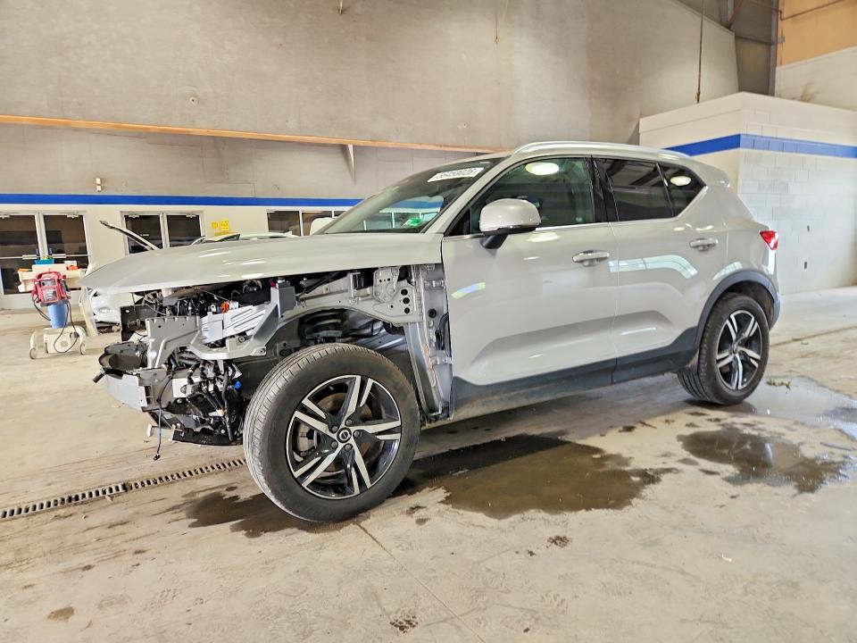 2024 Volvo Xc40 VIN YV4L12UKXR2325660 COPART salvage auction — FRONT END, Va - Cert Of Title - Salvage, sold $8,200 on 2026-07-02 (photo 1)