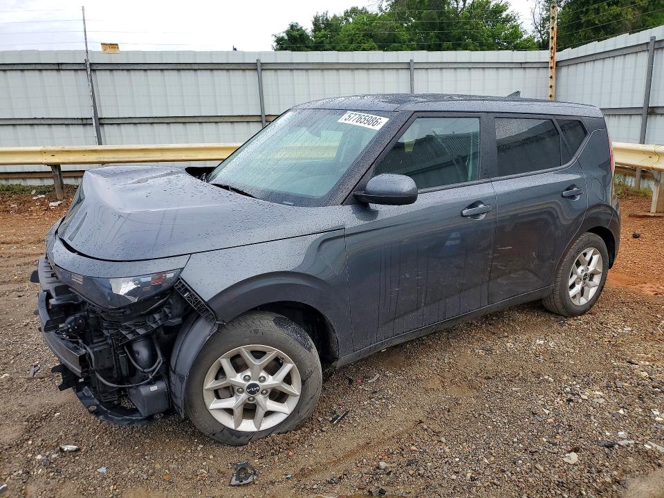 2023 Kia Soul VIN KNDJ23AU5P7882561 COPART salvage auction — FRONT END, VA - CERT OF TITLE - SALVAGE, sold $1,300 on 2026-07-24 (photo 1)