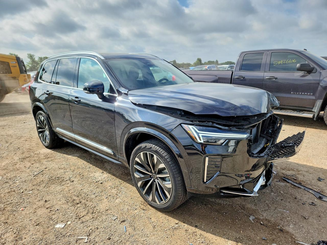 2026 Volvo XC90 VIN YV4062PF1T1465158 COPART salvage auction — Front End, IL - SALVAGE CERTIFICATE, sold $20,400 on 2026-08-18 (photo 4)