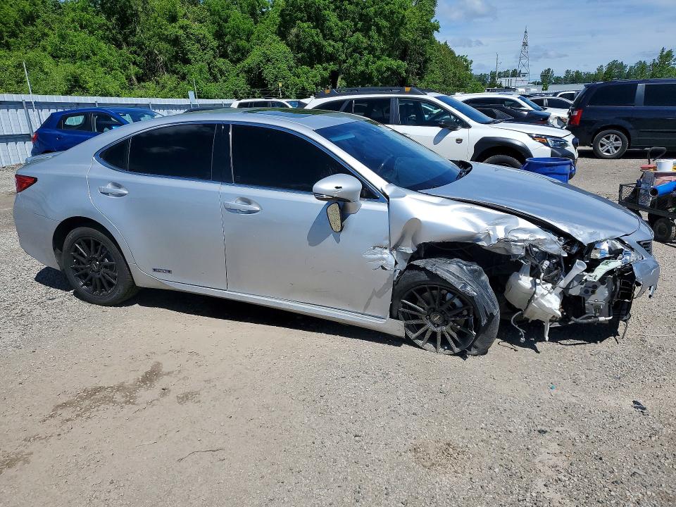 2013 Lexus Es 300h VIN JTHBW1GG2D2010487 COPART salvage auction — UNDERCARRIAGE, On - Permit Salvage, sold $1,750 on 2026-07-14 (photo 4)
