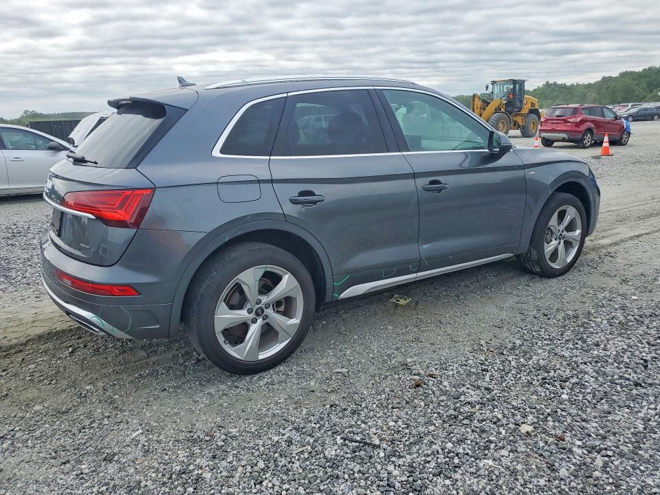 2022 Audi VIN WA1EAAFYXN2135949 COPART salvage auction — MINOR DENT/SCRATCHES, Sc - Cert Of Title-Salvage, sold $15,700 on 2026-07-20 (photo 3)