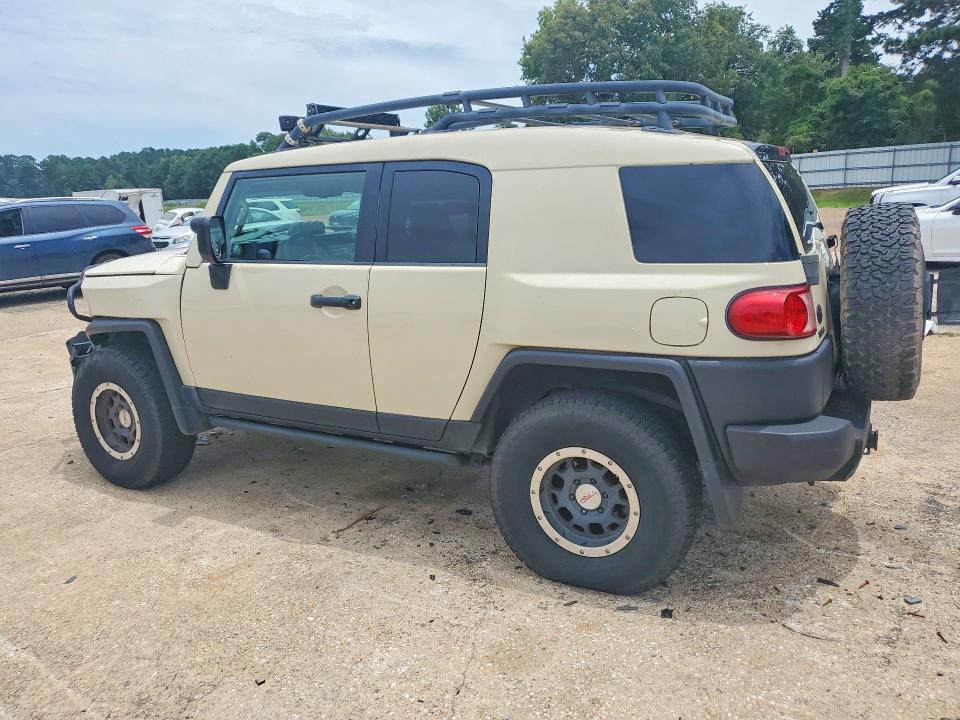 2010 Toyota Fj cruiser VIN JTEBU4BF3AK080515 COPART salvage auction — FRONT END, Tx - Salvage Vehicle Title, sold $11,200 on 2026-08-10 (photo 2)