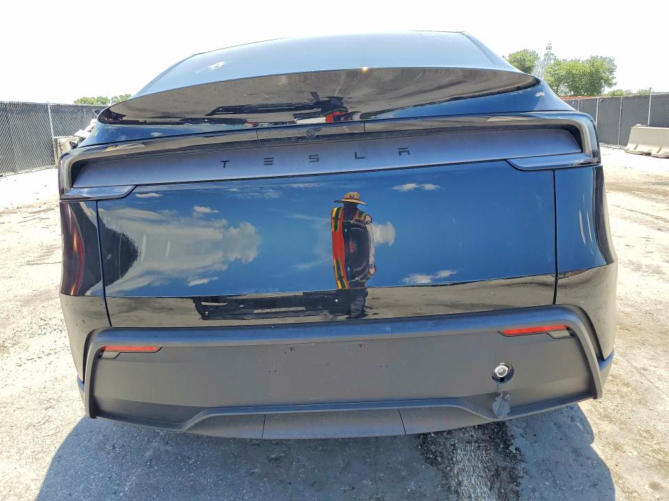 2026 Tesla Model y VIN 7SAYGDED9TF381583 COPART salvage auction — FRONT END, Fl - Certificate Of Destruction, sold $1,100 on 2026-07-30 (photo 6)