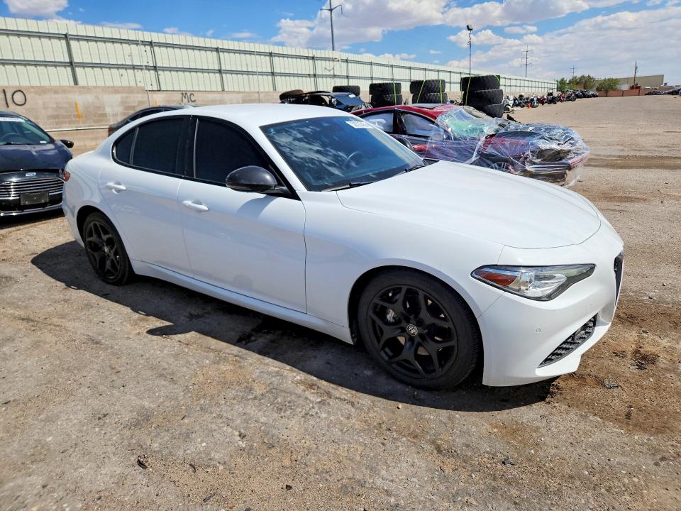 2021 Alfa romeo VIN ZARFAMAN5M7646355 COPART salvage auction — MINOR DENT/SCRATCHES, Nm - Cert Of Title-Salvage, sold $4,300 on 2026-07-16 (photo 4)