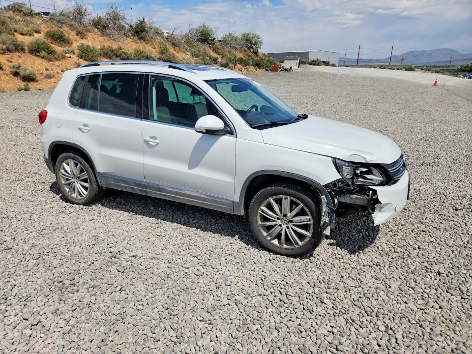 2016 Volkswagen Tiguan VIN WVGAV7AX8GW591644 COPART salvage auction — FRONT END, Nv - Salvage Title, sold $2,650 on 2026-08-13 (photo 4)