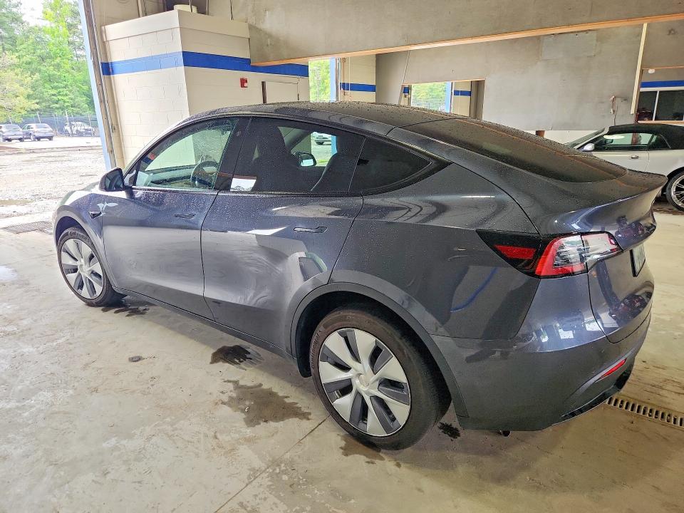 2022 Tesla Model y VIN 7SAYGDEE9NA005510 COPART salvage auction — NORMAL WEAR, Va - Cert Of Title - Salvage, sold $2,550 on 2026-07-24 (photo 2)