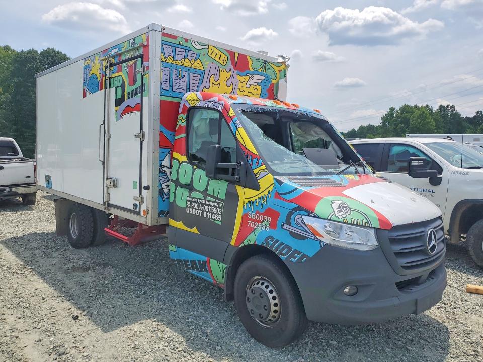 2022 Mercedes-benz Sprinter VIN W1X8E33Y7NN210001 COPART salvage auction — SIDE, Nc - Salvage Certificate Of Title, sold $3,100 on 2026-07-29 (photo 4)