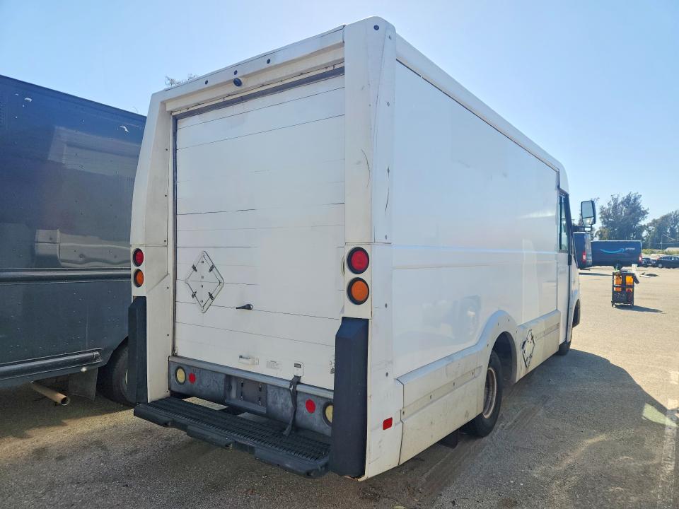 2015 Isuzu Npr VIN JALB4T177F7W00443 COPART salvage auction — MINOR DENT/SCRATCHES, Ca - Certificate Of Title, sold $175 on 2026-07-14 (photo 3)