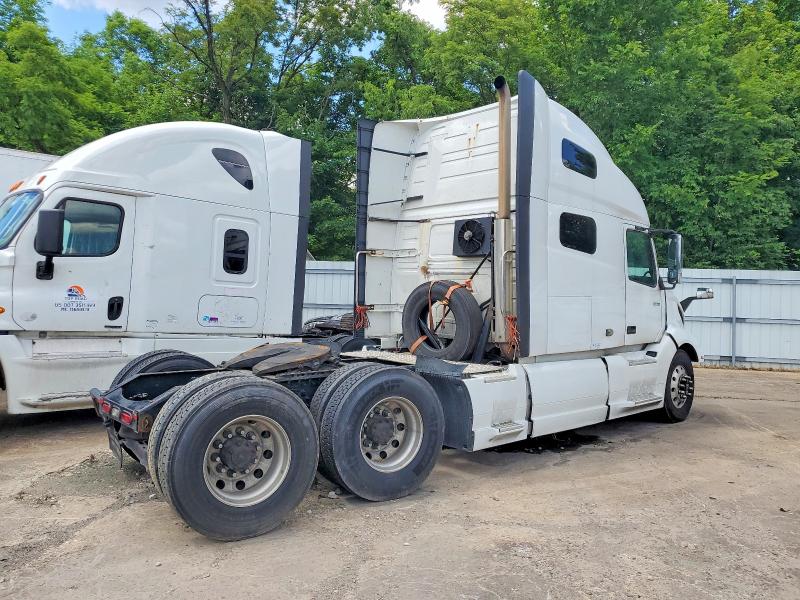 2021 Volvo Vn VIN 4V4NC9EH6MN270511 COPART salvage auction — FRONT END, PA - CERTIFICATE OF SALVAGE (P), sold $23,000 on 2026-07-14 (photo 4)