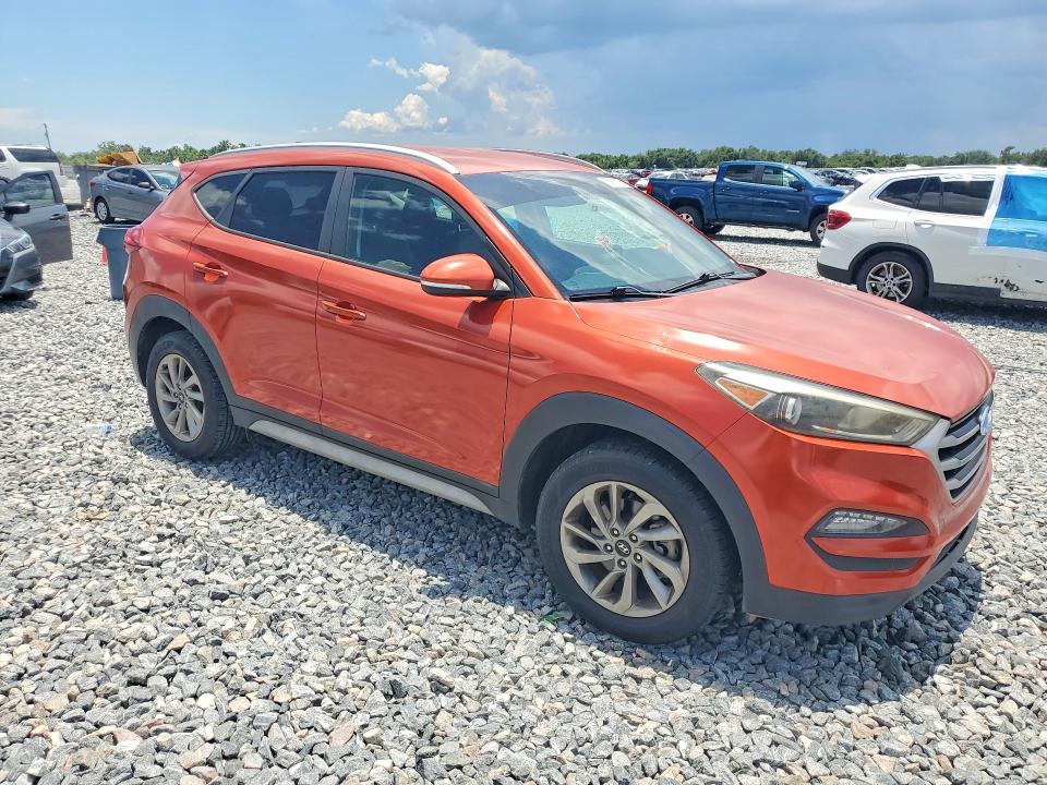 2017 Hyundai Tucson VIN KM8J33A43HU441488 COPART salvage auction — BURN, Fl - Cert Of Title Slvg Rebuildable, sold $3,900 on 2026-07-07 (photo 4)