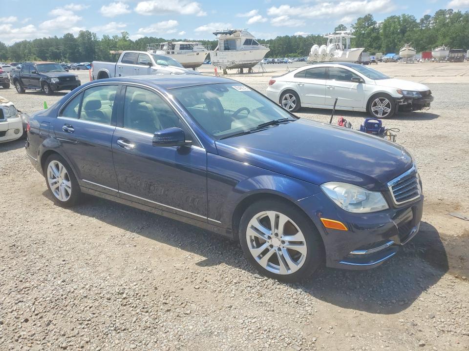 2014 Mercedes-benz C-klasse VIN WDDGF4HB5EG248596 COPART salvage auction — NORMAL WEAR, Mt - Dealer Only Clean Title, sold $450 on 2026-07-27 (photo 4)