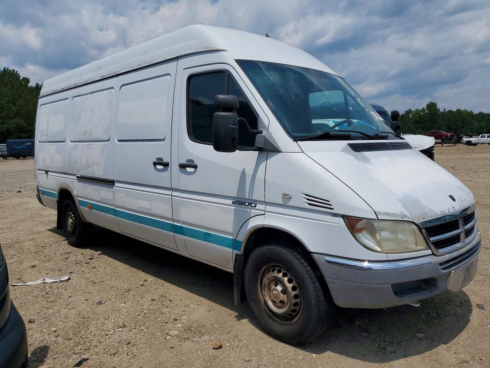 2006 Dodge Sprinter VIN WD0PD744265907747 COPART salvage auction — MECHANICAL, VA - CERTIFICATE OF TITLE, sold $225 on 2026-07-14 (photo 4)