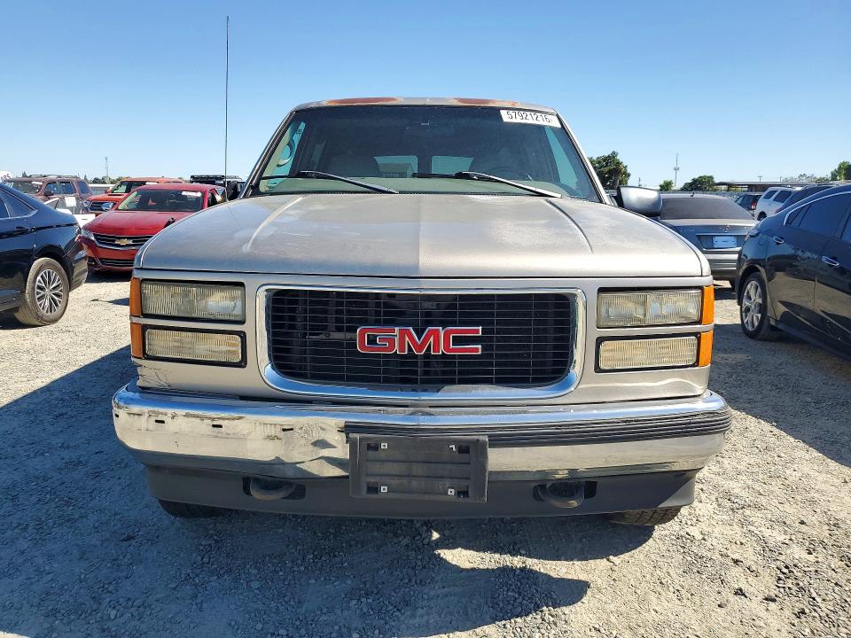 1999 Gmc Suburban VIN 1GKFK16R5XJ757047 COPART salvage auction — FRONT END, Ca - Dis/Dlr/Exp Only Clean Title, sold $375 on 2026-07-02 (photo 5)