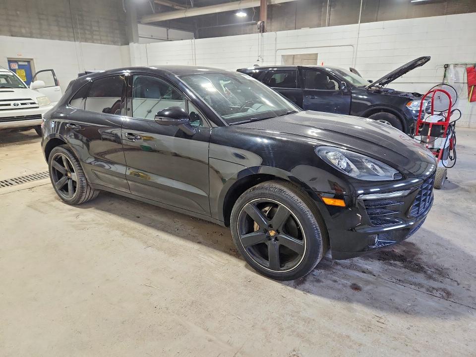 2016 Porsche Macan VIN WP1AB2A51GLB46631 COPART salvage auction — MINOR DENT/SCRATCHES, Wv - Certificate Of Title, sold $9,900 on 2026-07-21 (photo 4)