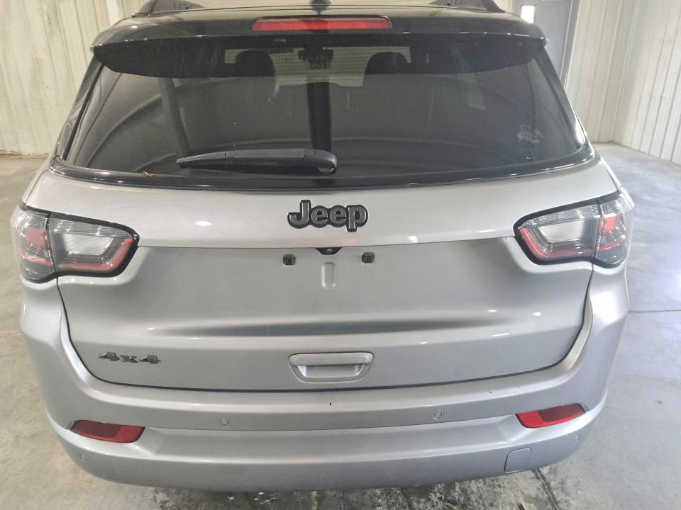 2024 Jeep Compass VIN 3C4NJDCN2RT587979 COPART salvage auction — NORMAL WEAR, MI - CERTIFICATE OF TITLE, sold $9,500 on 2026-08-27 (photo 6)