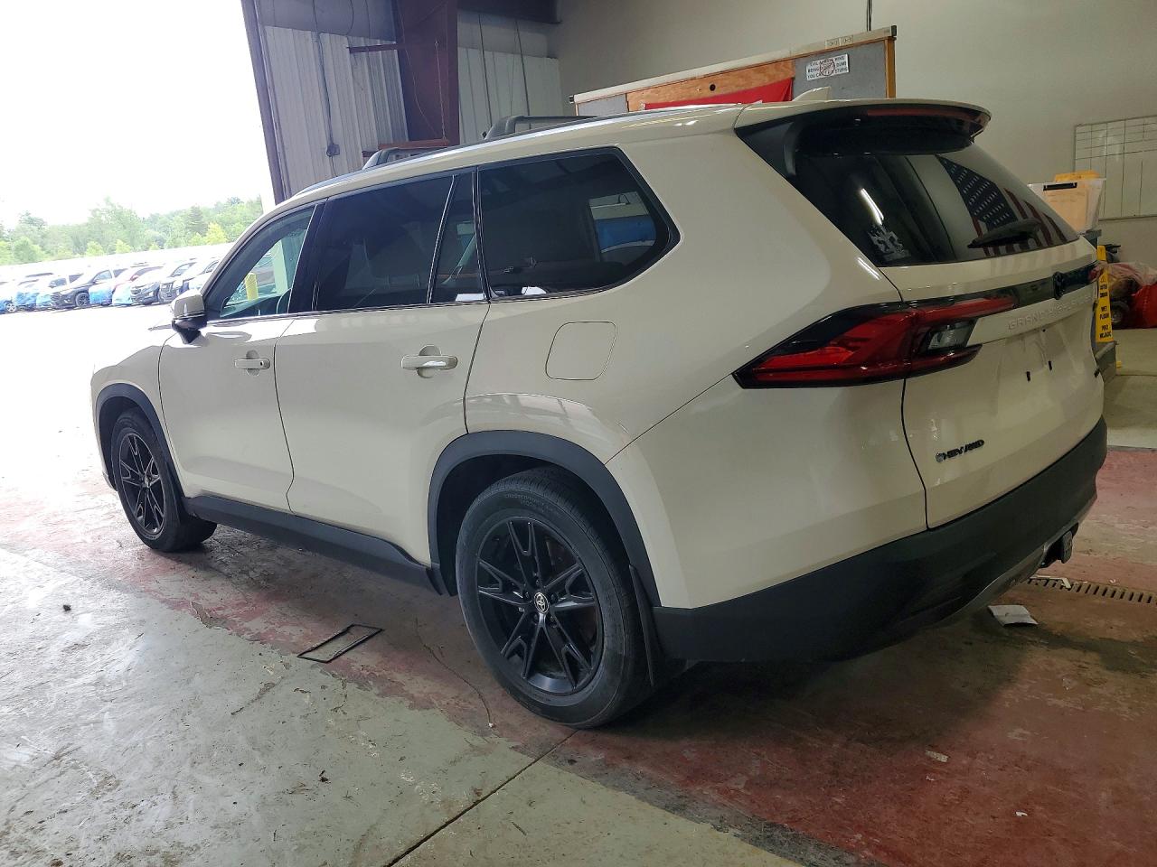 2024 Toyota Highlander VIN 5TDACAB57RS017317 COPART salvage auction — Vandalized, MI - CERTIFICATE OF TITLE, sold $30,500 on 2026-07-09 (photo 2)