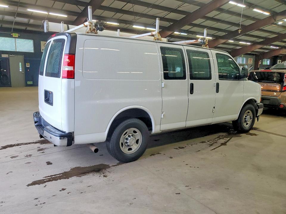 2018 Chevrolet Express 3500 VIN 1GCZGGFG0J1332449 COPART salvage auction — MINOR DENT/SCRATCHES, CT - CERTIFICATE OF TITLE, sold $450 on 2026-07-09 (photo 3)
