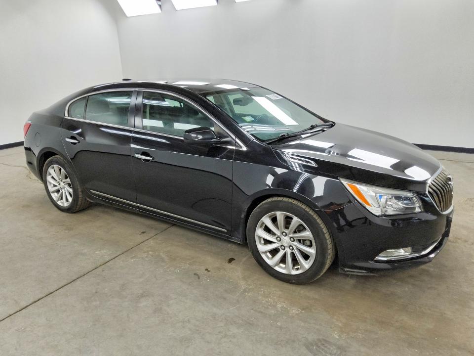2016 Buick Lacrosse VIN 1G4GA5G33GF236735 COPART salvage auction — MINOR DENT/SCRATCHES, Wv - Certificate Of Title, sold $700 on 2026-07-28 (photo 4)