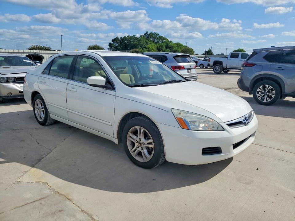 2007 Honda Accord VIN 1HGCM56717A164396 COPART salvage auction — HAIL, Tx - Certificate Of Title, sold $1,050 on 2026-07-09 (photo 4)