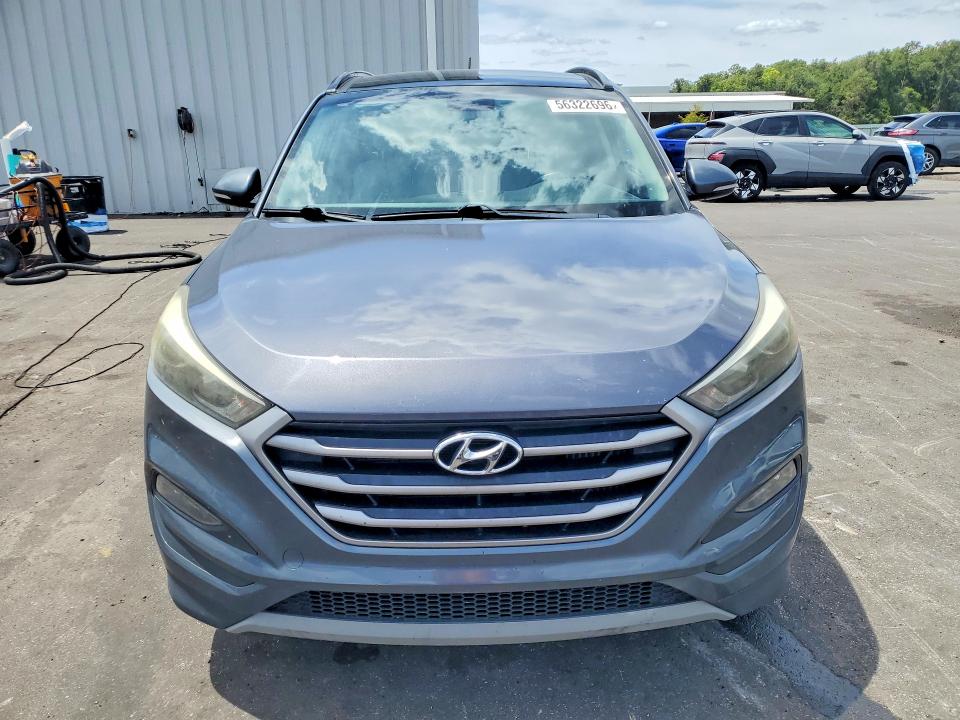 2017 Hyundai VIN KM8J33A26HU575443 COPART salvage auction — MINOR DENT/SCRATCHES, Fl - Certificate Of Title (P), sold $5,700 on 2026-07-22 (photo 5)