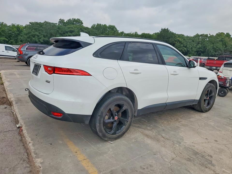2017 Jaguar F-pace VIN SADCK2BN8HA097194 COPART salvage auction — MECHANICAL, Ok - Certificate Of Title (P), sold $2,300 on 2026-07-21 (photo 3)