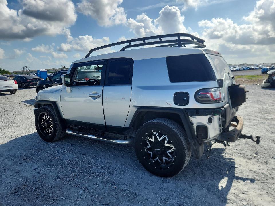 2007 Toyota Fj cruiser VIN JTEZU11F770014150 COPART salvage auction — REAR END, FL - CERT OF TITLE SLVG REBUILDABLE, sold $3,100 on 2026-07-10 (photo 2)