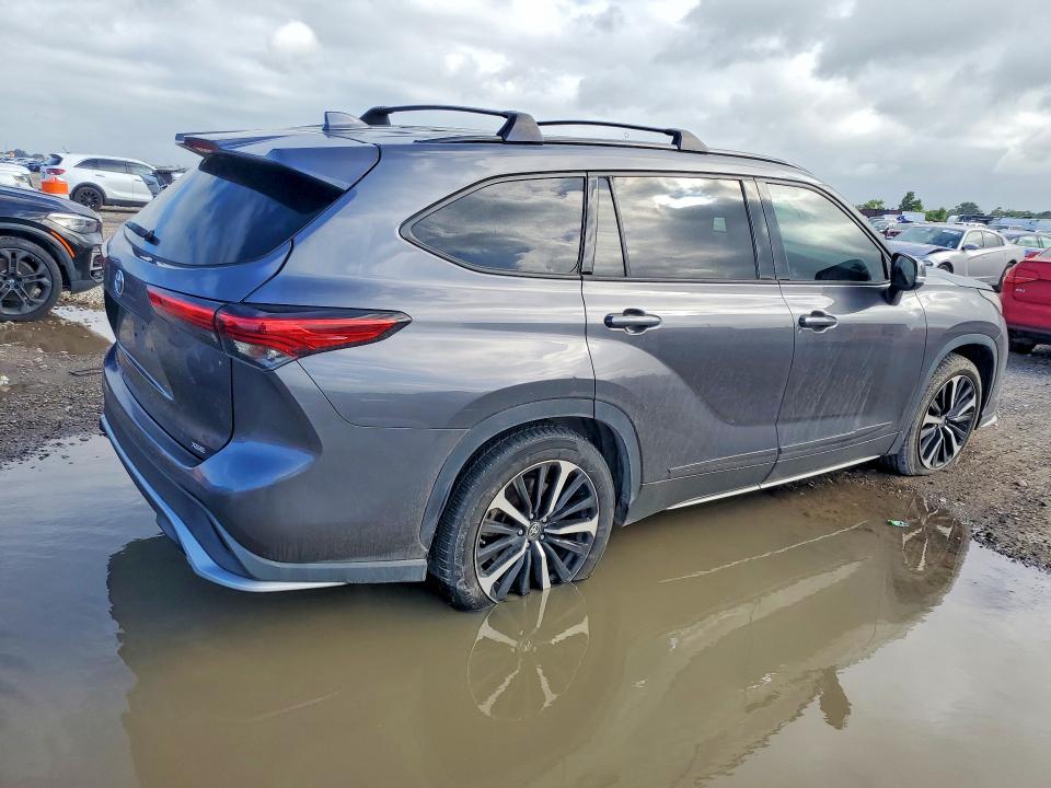 2021 Toyota VIN 5TDLZRAH5MS068907 COPART salvage auction — MINOR DENT/SCRATCHES, Tx - Certificate Of Title, sold $21,800 on 2026-07-13 (photo 3)