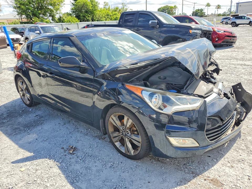 2016 Hyundai Veloster VIN KMHTC6AD5GU257968 COPART salvage auction — FRONT END, FL - CERT OF TITLE SLVG REBUILDABLE, sold $950 on 2026-07-31 (photo 4)