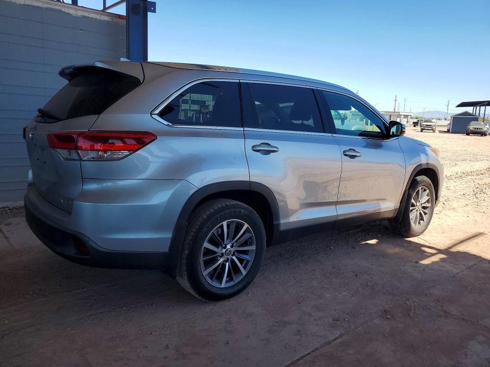 2019 Toyota Highlander VIN 5TDJZRFH9KS583101 COPART salvage auction — MECHANICAL, Az - Cert Of Title - Salvage, sold $12,600 on 2026-07-09 (photo 3)