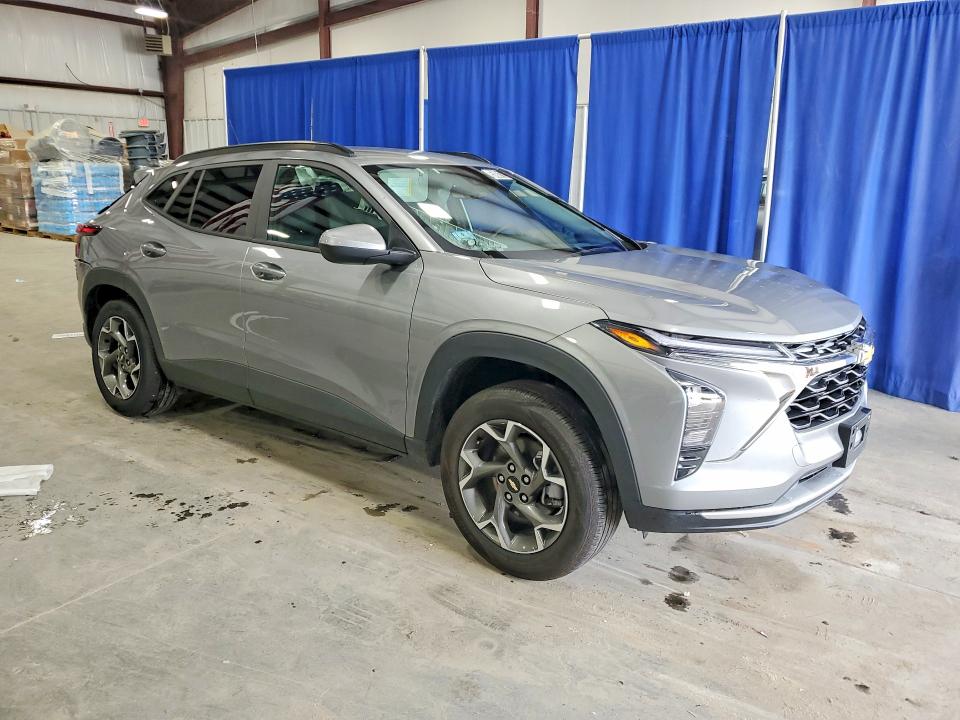2025 Chevrolet Trax VIN KL77LHEP5SC233445 COPART salvage auction — SIDE, Fl - Certificate Of Destruction, sold $1,900 on 2026-07-27 (photo 4)