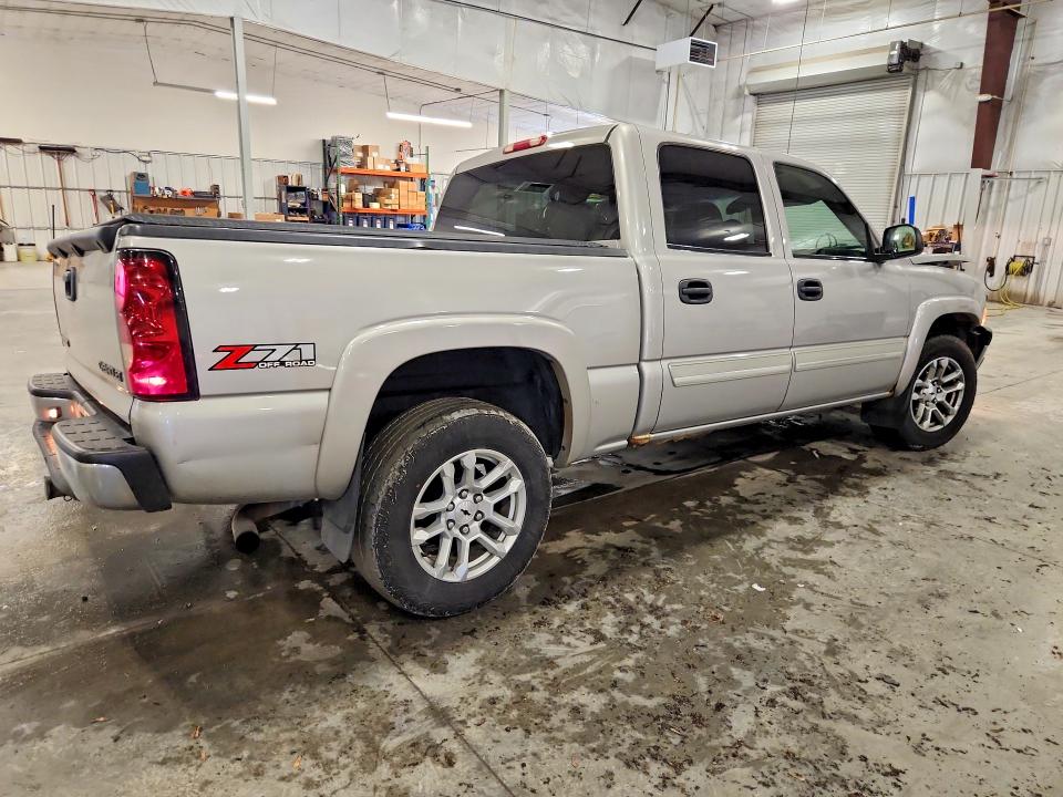 2005 Chevrolet Silverado VIN 2GCEK13T151388928 COPART salvage auction — FRONT END, MN - CERT OF TITLE-PRIOR SALVAGE, sold $1,150 on 2026-07-06 (photo 3)