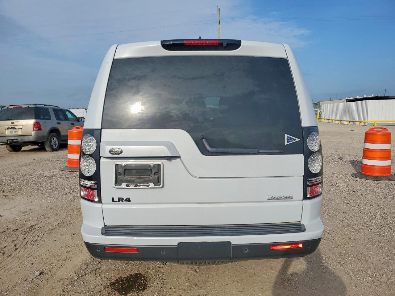 2016 Land Rover LR4 VIN SALAK2V60GA815299 COPART salvage auction — Minor Dent/Scratches, TX - CERTIFICATE OF TITLE, sold $3,100 on 2026-07-09 (photo 6)