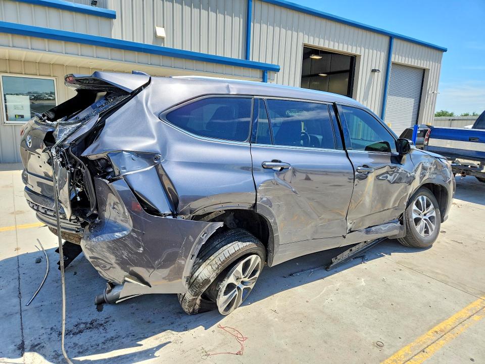 2021 Toyota Highlander VIN 5TDGZRBH2MS152554 COPART salvage auction — REAR END, Ky - Cert Of Title-Salvage, sold $275 on 2026-07-23 (photo 3)