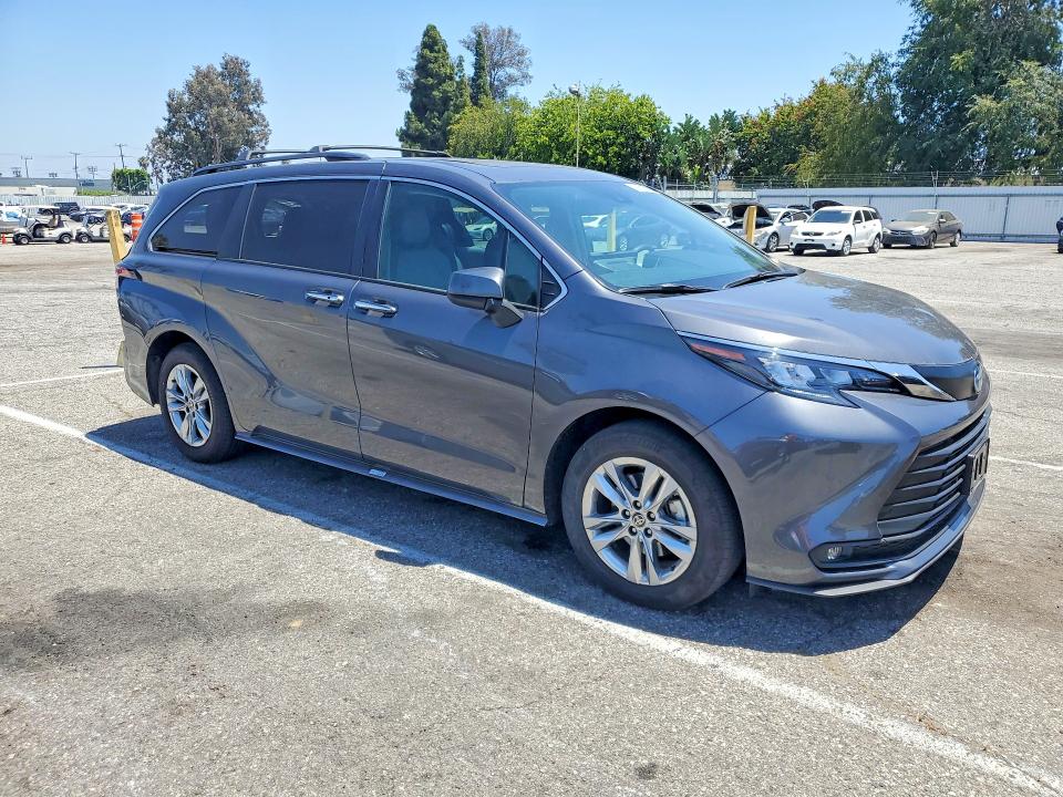 2025 Toyota Sienna VIN 5TDJSKFC5SS208886 COPART salvage auction — REAR END, CA - SALVAGE CERTIFICATE, sold $15,500 on 2026-07-07 (photo 4)