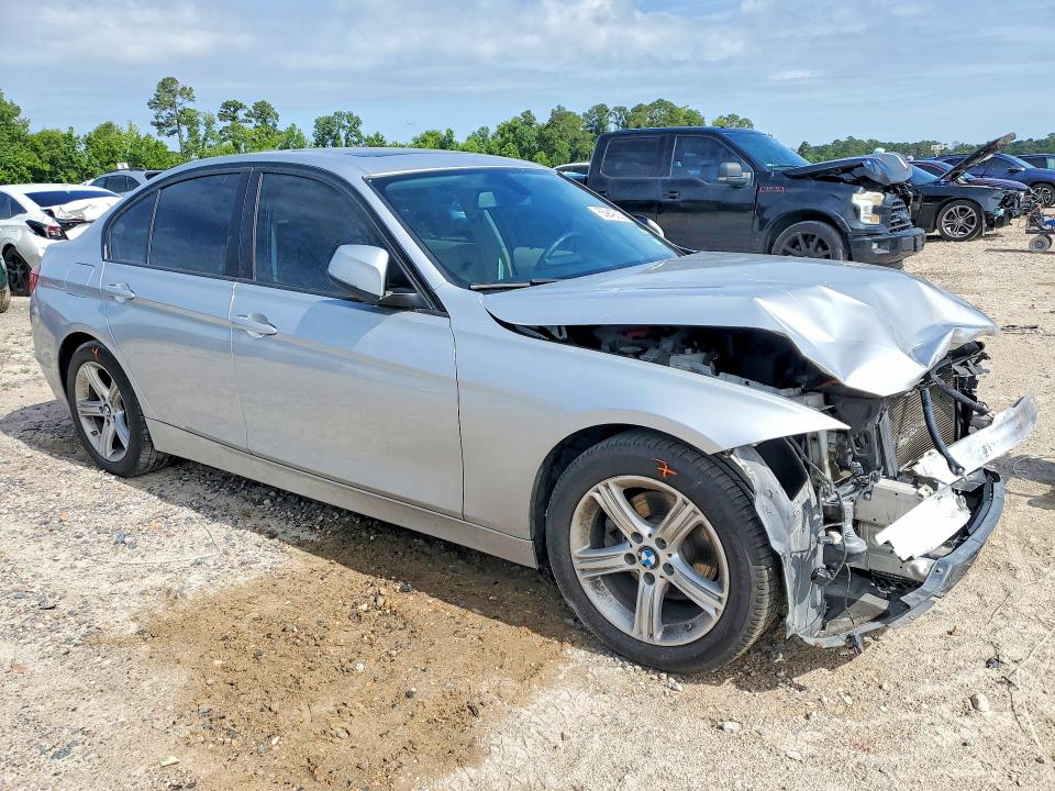 2014 BMW VIN WBA3C3G54ENS67558 COPART salvage auction — FRONT END, Tx - Salvage Vehicle Title, sold $700 on 2026-07-28 (photo 4)