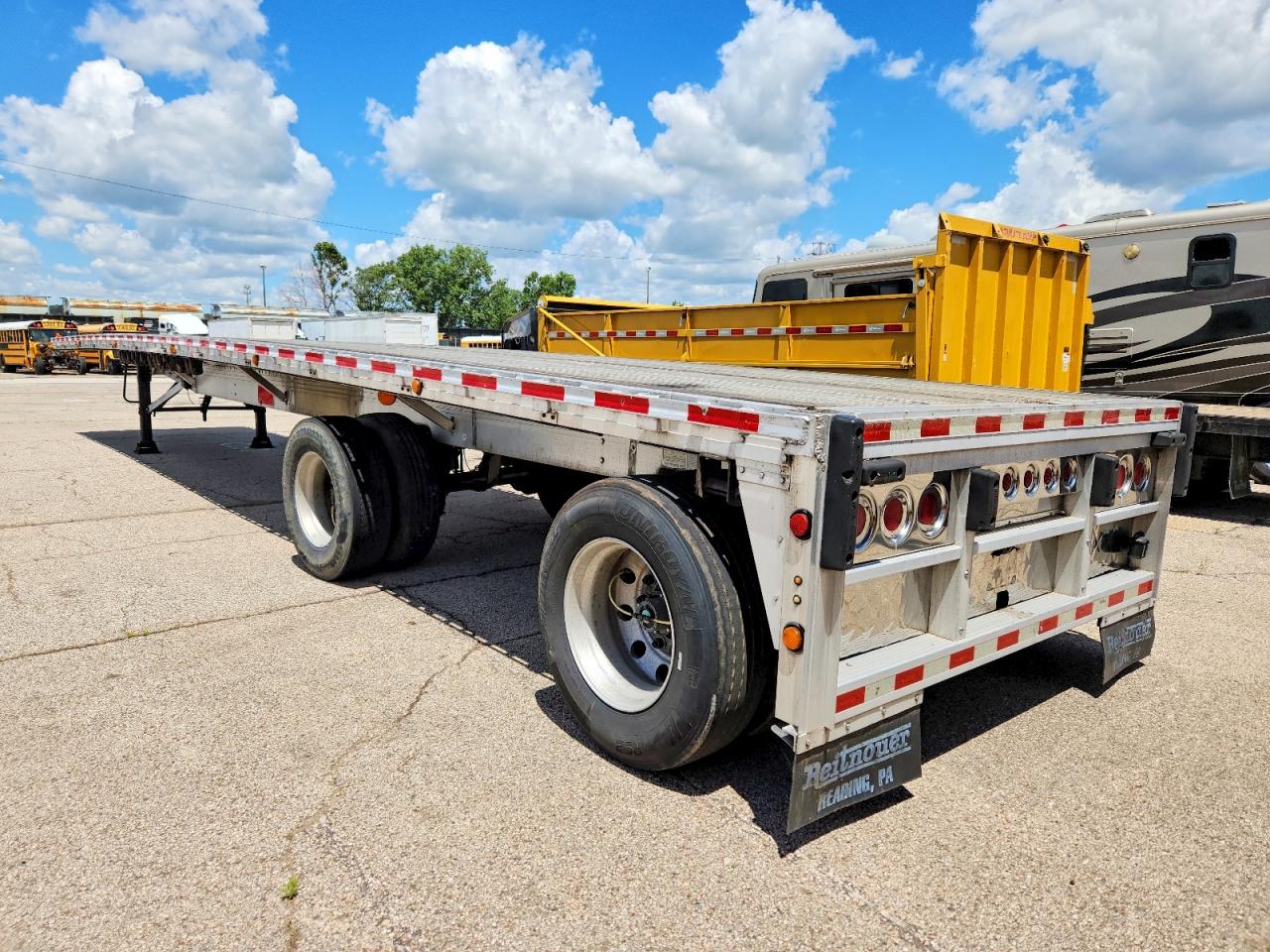 2006 Reitnouer Flatbed Trailer VIN 1RNF48A296R015935 COPART salvage auction — Side, OH - CERT OF TITLE-SALVAGE, sold $6,800 on 2026-07-09 (photo 3)