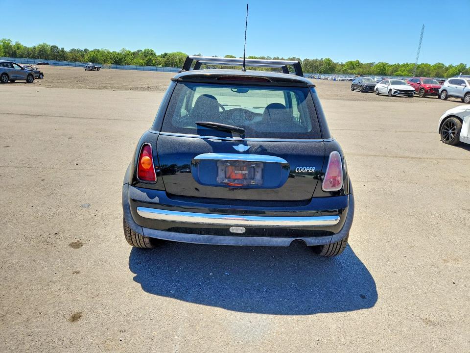 2003 Mini Cooper VIN WMWRC33483TE18548 COPART salvage auction — FRONT END, Ny - Certificate Of Title, sold $725 on 2026-07-06 (photo 6)