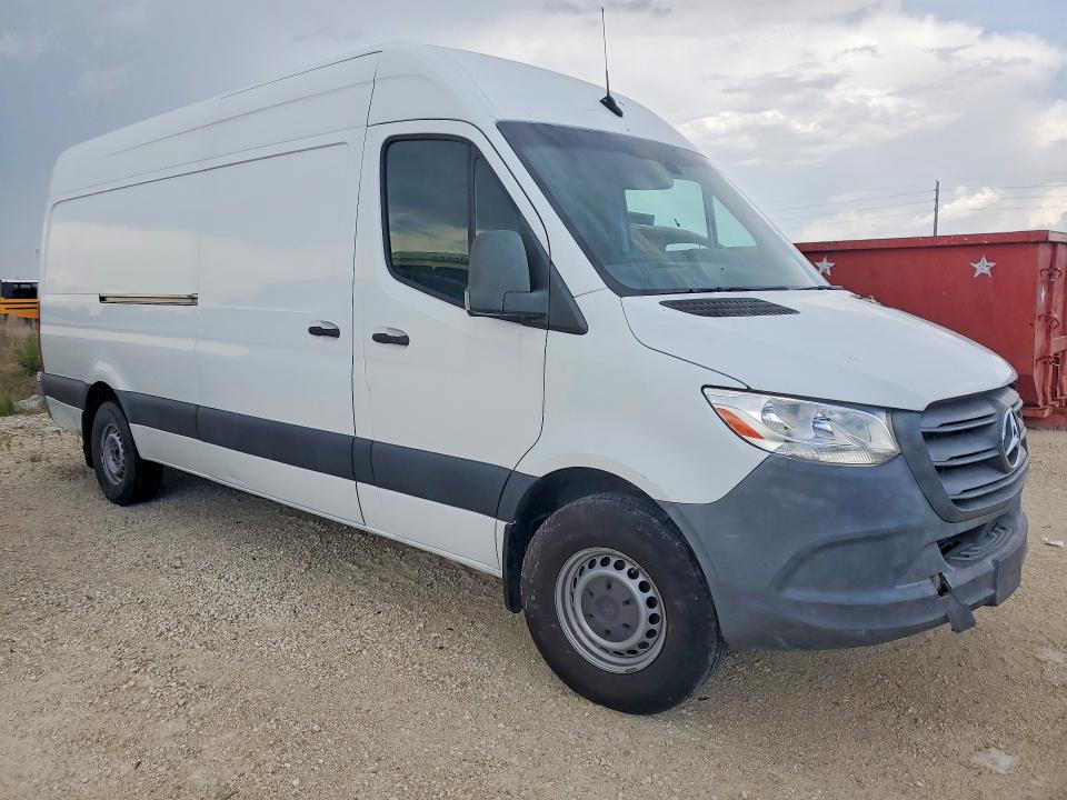 2021 Mercedes-benz Sprinter VIN W1W40CHY5MT052343 COPART salvage auction — MINOR DENT/SCRATCHES, In - Certificate Of Title, sold $10,500 on 2026-07-27 (photo 4)