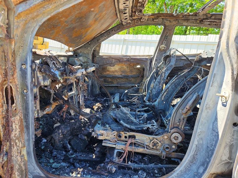 2013 Hyundai Santa fe VIN 5XYZUDLB2DG058949 COPART salvage auction — BURN, Vt - Cert Of Title-Salvage Vehicle, sold $175 on 2026-07-13 (photo 7)