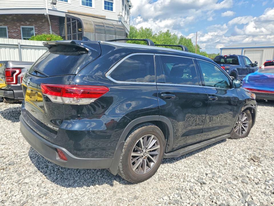 2018 Toyota Highlander VIN 5TDJZRFH6JS548501 COPART salvage auction — ROLLOVER, Ma - Cert Of Title-Salvage, sold $9,100 on 2026-07-02 (photo 3)