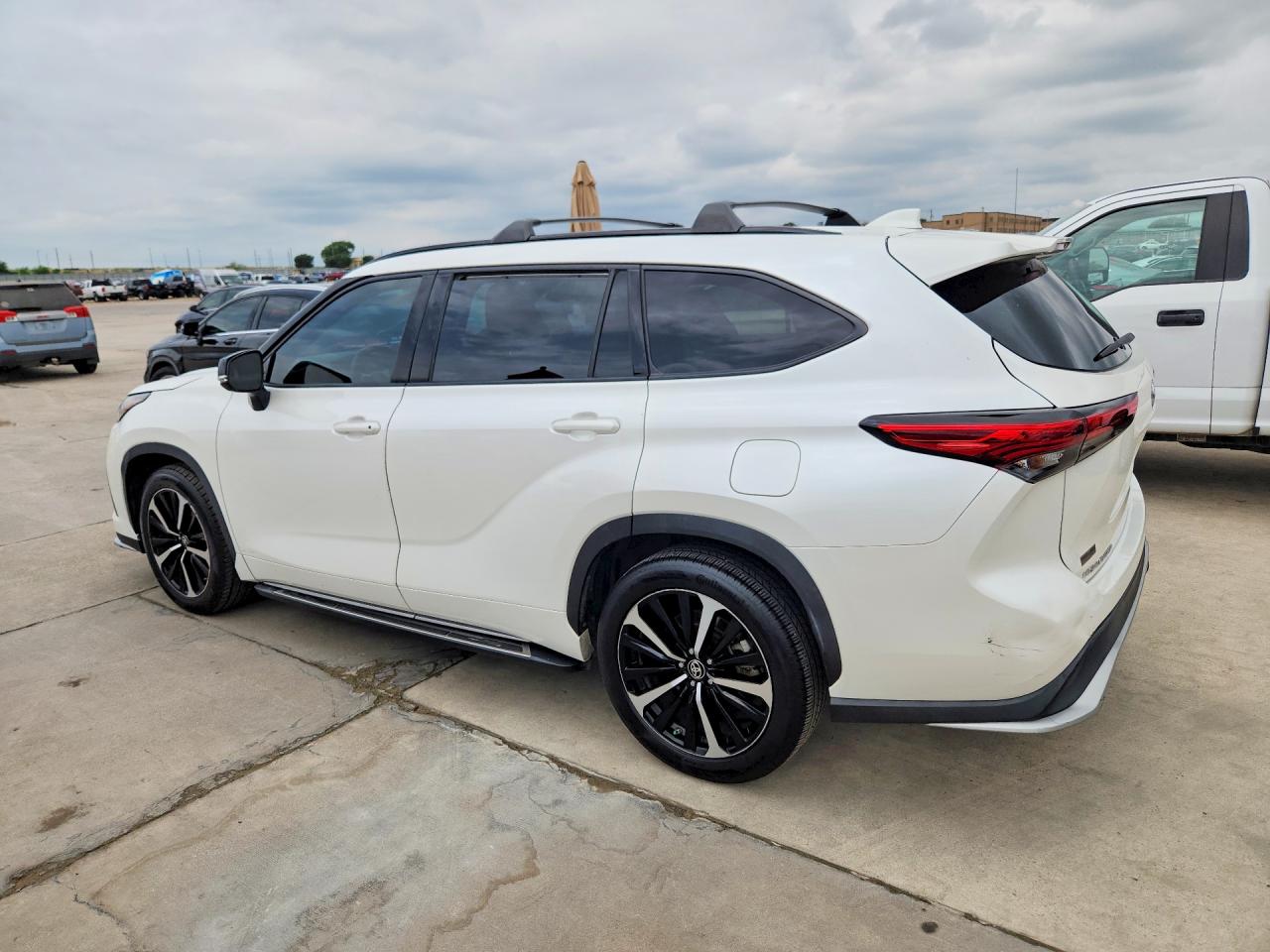 2021 Toyota Highlander VIN 5TDLZRAH1MS065440 COPART salvage auction — Normal Wear, TX - CERTIFICATE OF TITLE (P), sold $21,400 on 2026-07-08 (photo 2)